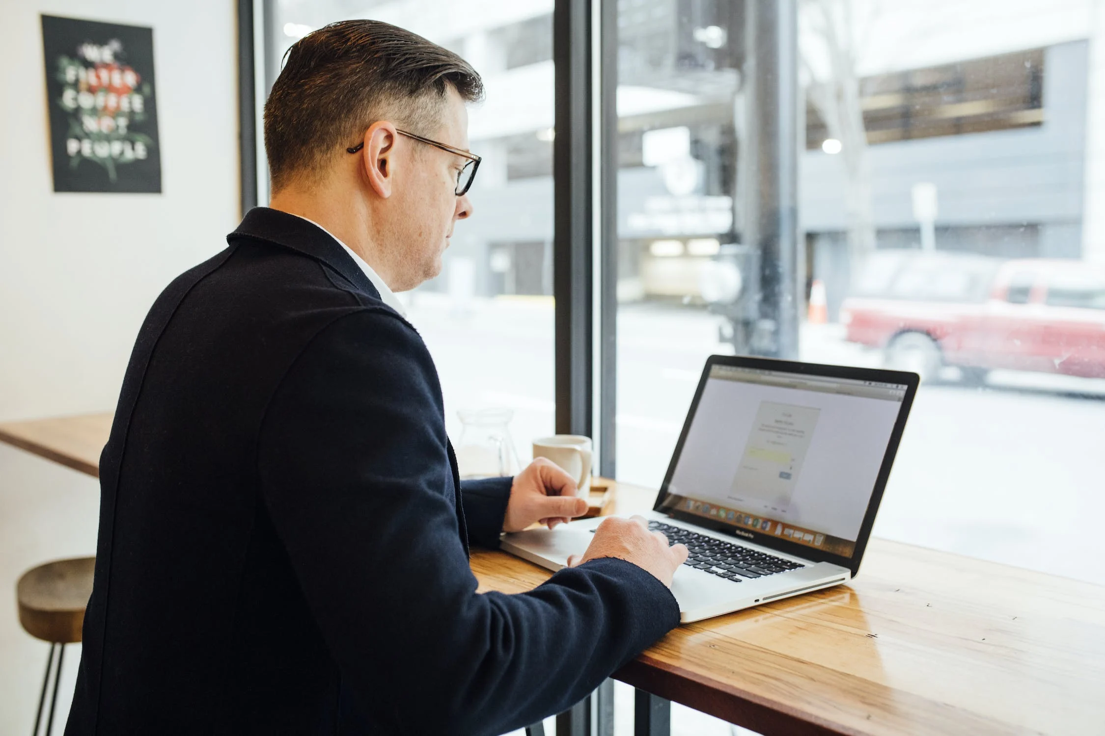 Read more about the article 2022: Aktive kunder på værkstedet steg med 17%. Hvordan konverteres ”bilkøbmanden” til den digitale verden?